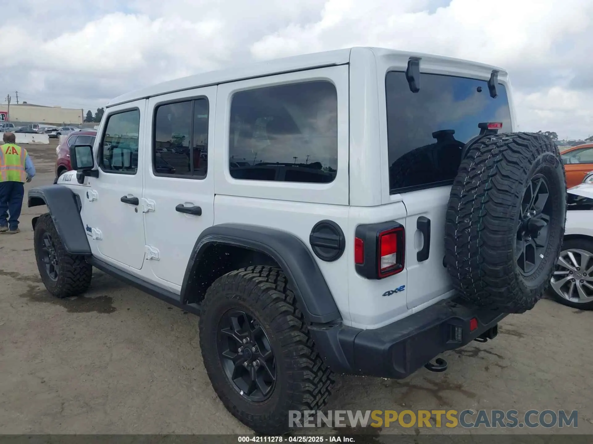 3 fotografías del automóvil dañado 1C4RJXN66SW519807 JEEP WRANGLER 4XE 2025