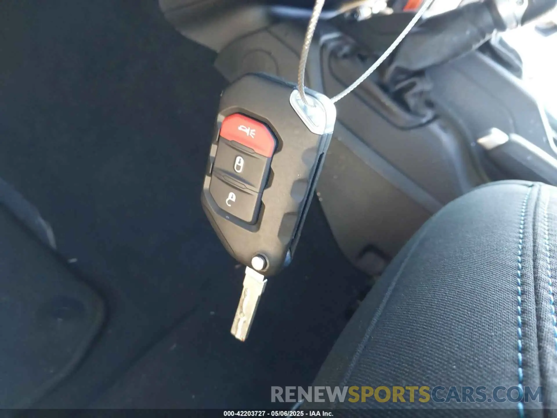 11 fotografías del automóvil dañado 1C4RJXR63SW572071 JEEP WRANGLER 4XE 2025