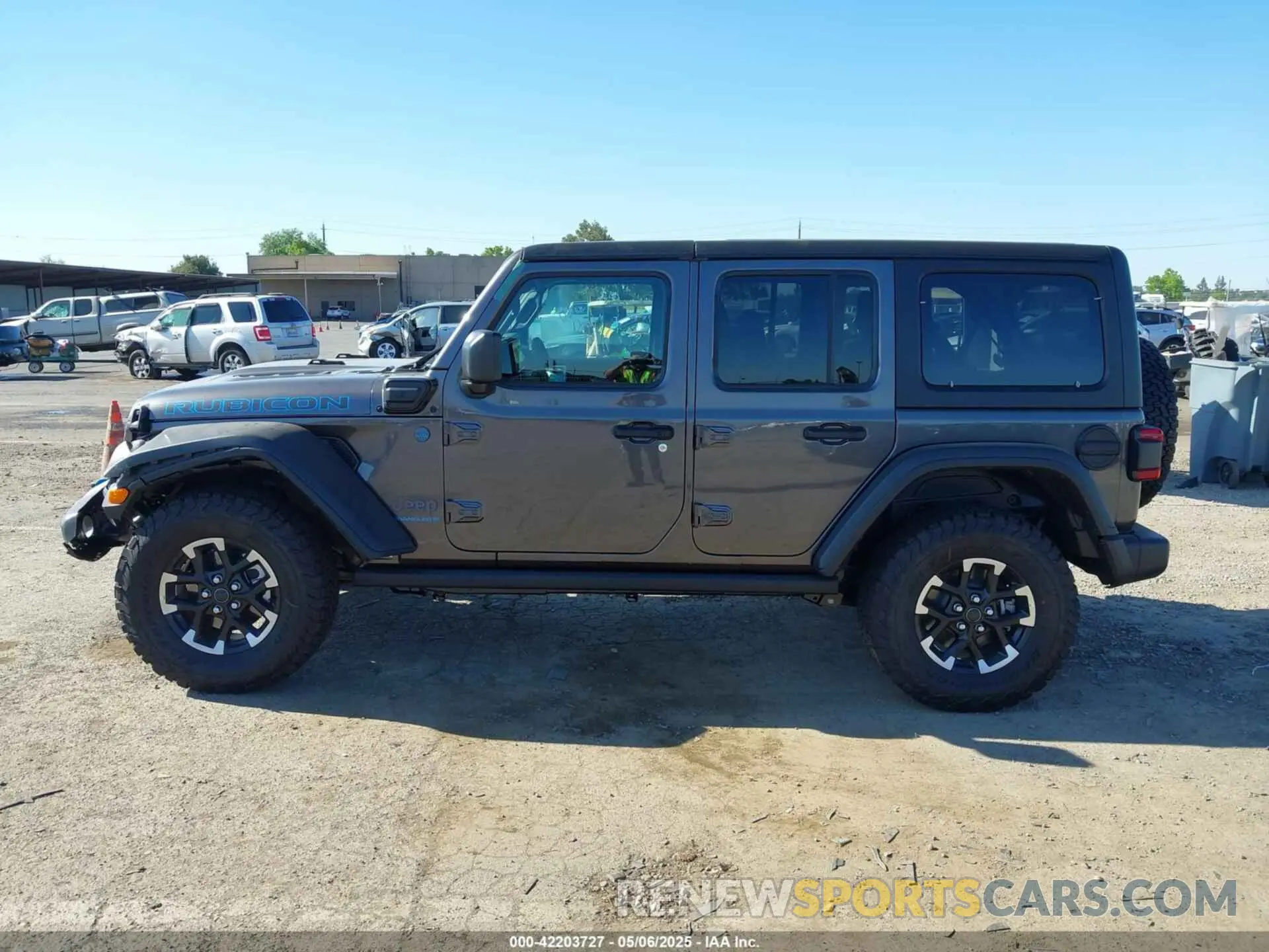 14 fotografías del automóvil dañado 1C4RJXR63SW572071 JEEP WRANGLER 4XE 2025