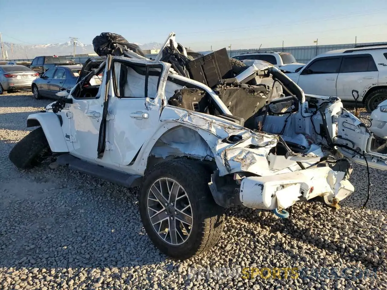 2 fotografías del automóvil dañado 1C4RJXU6XRW232904 JEEP WRANGLER H 2024