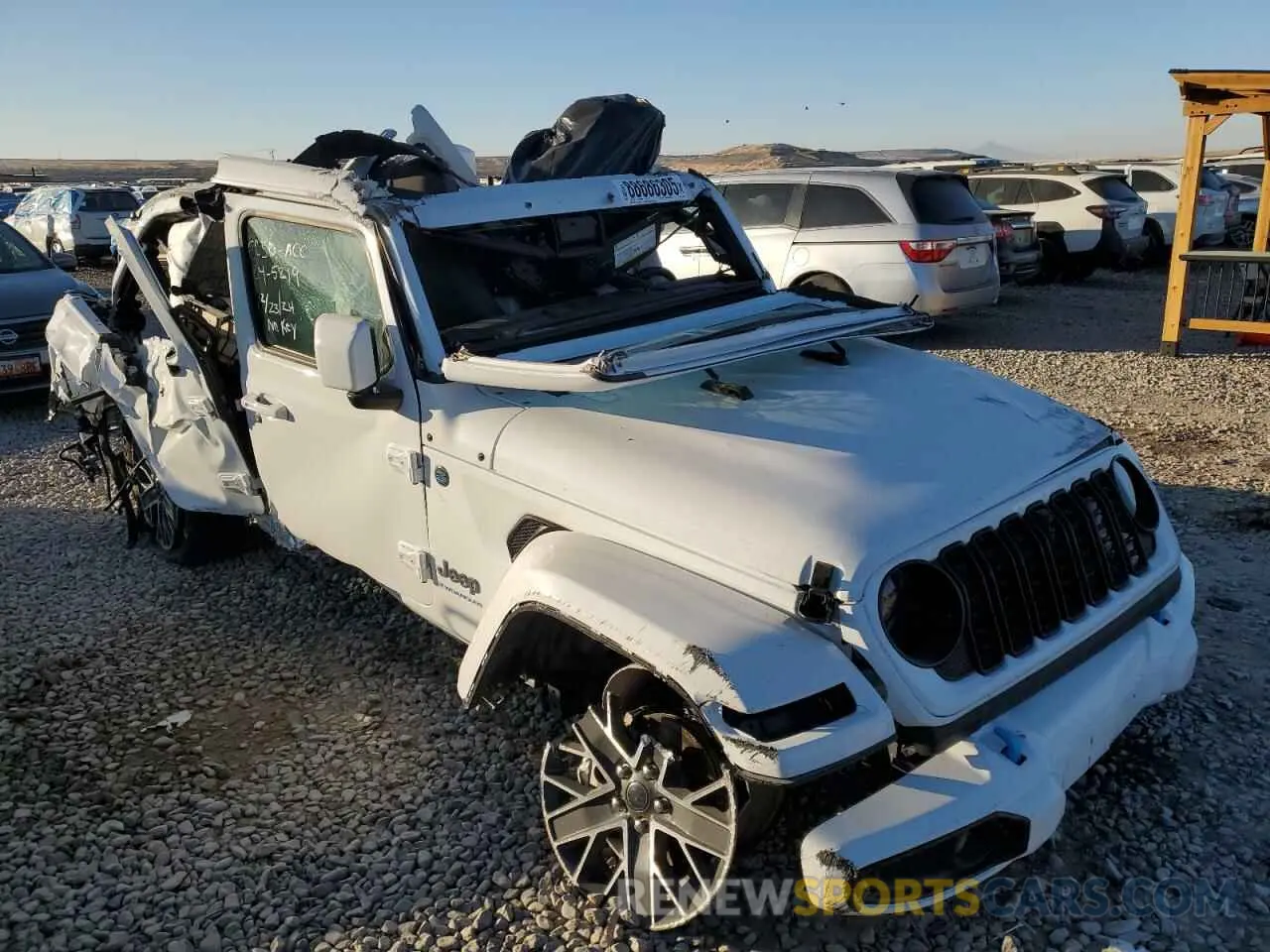 4 fotografías del automóvil dañado 1C4RJXU6XRW232904 JEEP WRANGLER H 2024