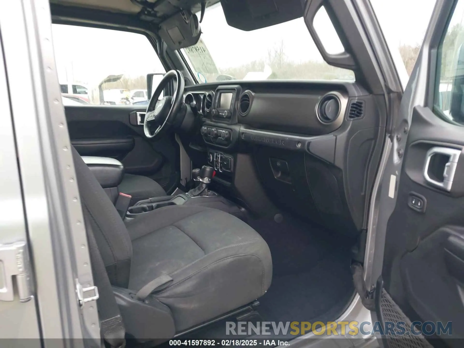 5 fotografías del automóvil dañado 1C4HJXDG4KW518726 JEEP WRANGLER UNLIMITED 2019