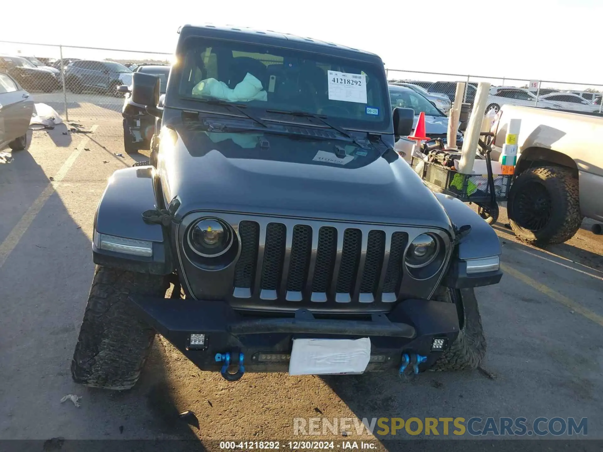 12 fotografías del automóvil dañado 1C4HJXDG9KW558672 JEEP WRANGLER UNLIMITED 2019