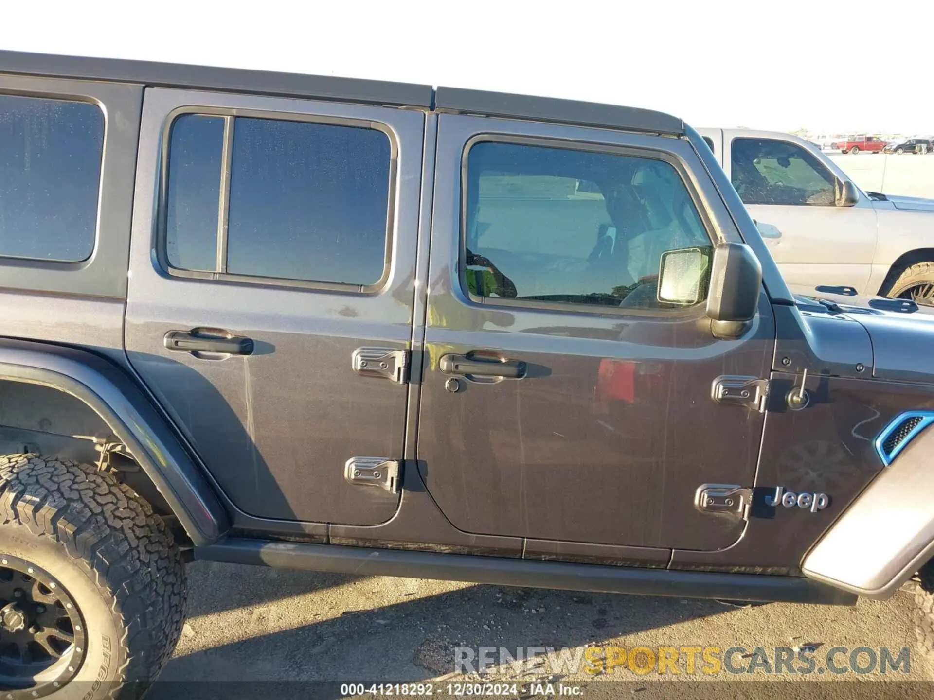 13 fotografías del automóvil dañado 1C4HJXDG9KW558672 JEEP WRANGLER UNLIMITED 2019
