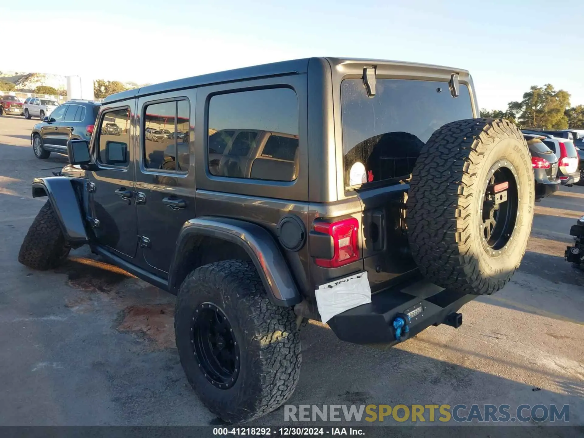3 fotografías del automóvil dañado 1C4HJXDG9KW558672 JEEP WRANGLER UNLIMITED 2019