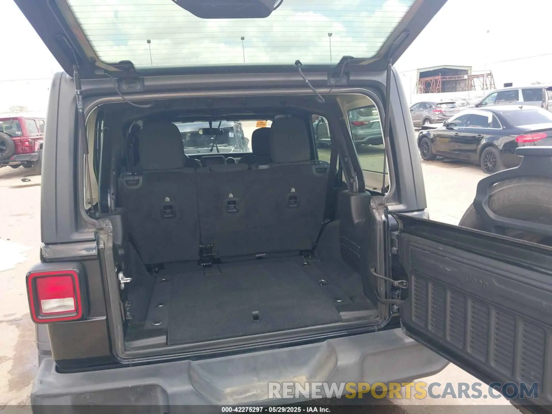 17 fotografías del automóvil dañado 1C4HJXDG9KW653488 JEEP WRANGLER UNLIMITED 2019