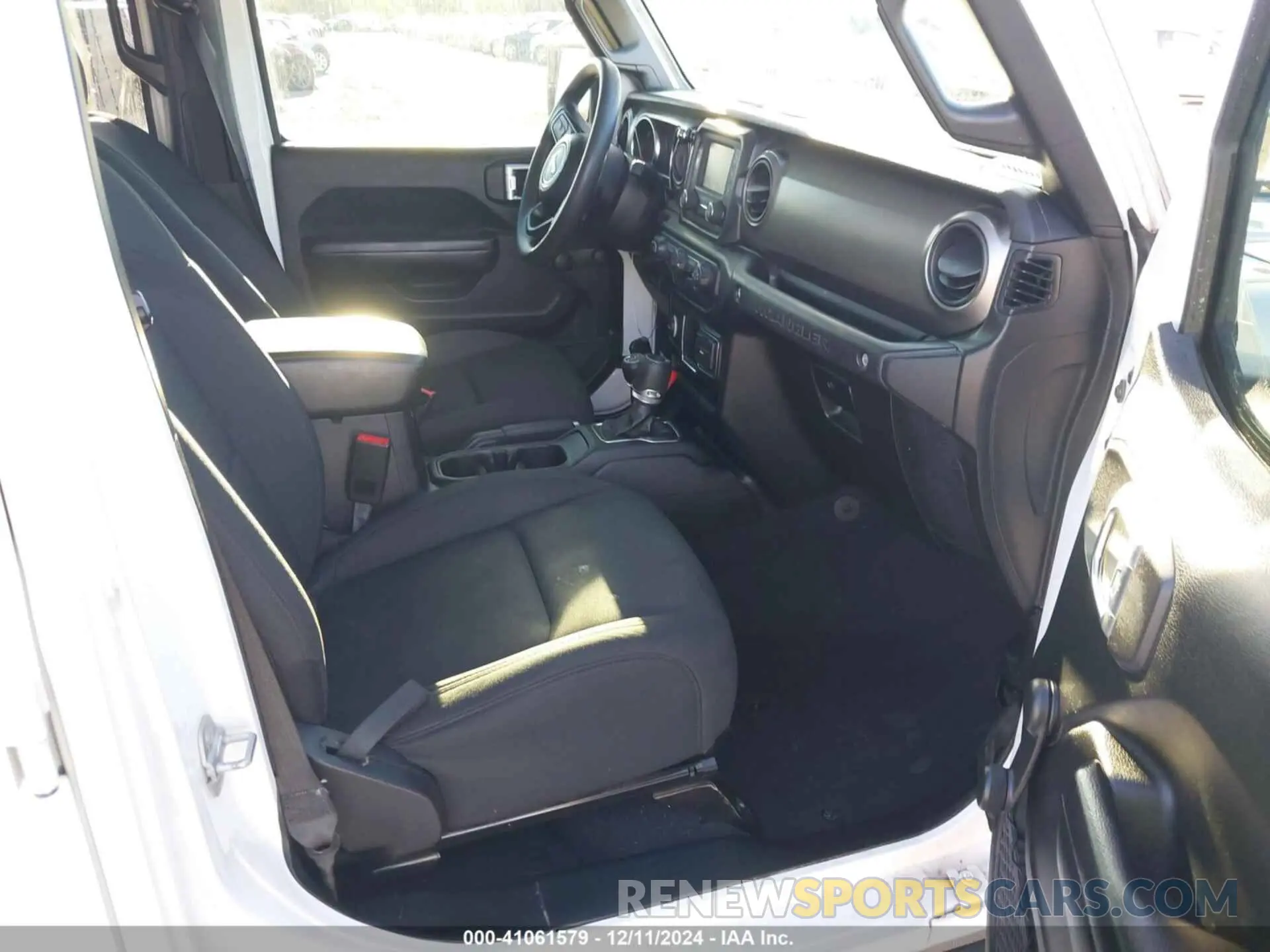 5 fotografías del automóvil dañado 1C4HJXDGXKW663785 JEEP WRANGLER UNLIMITED 2019