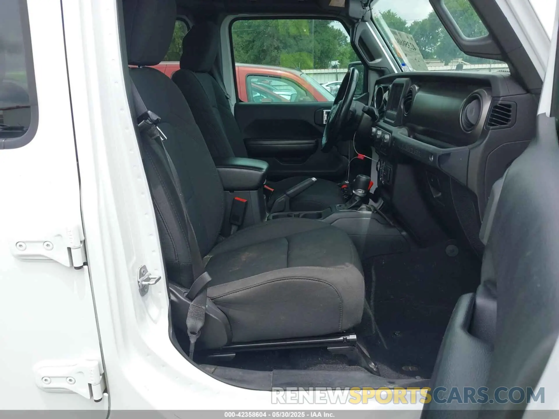 5 fotografías del automóvil dañado 1C4HJXDN3KW689739 JEEP WRANGLER UNLIMITED 2019
