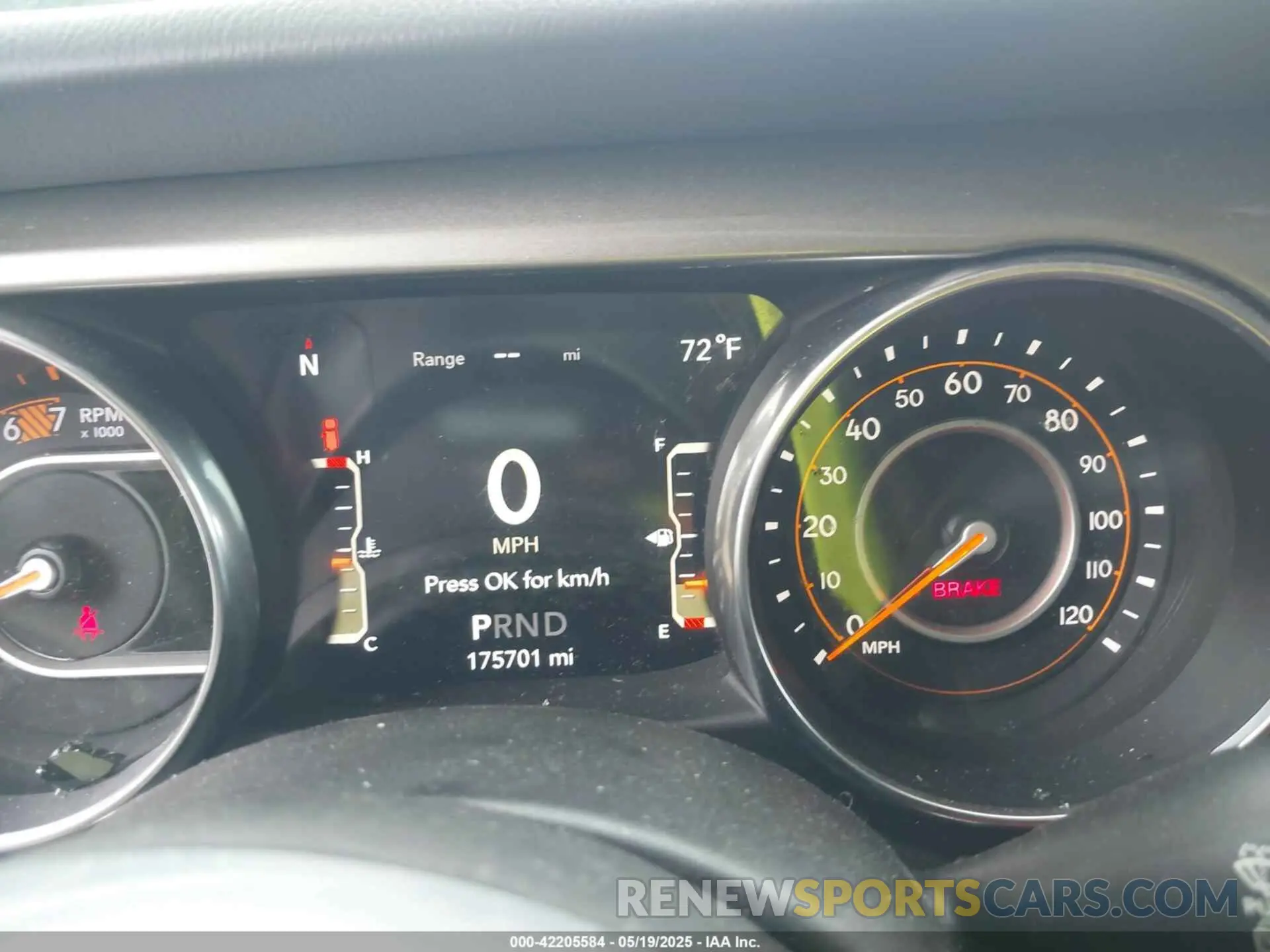 15 fotografías del automóvil dañado 1C4HJXEN2KW558851 JEEP WRANGLER UNLIMITED 2019