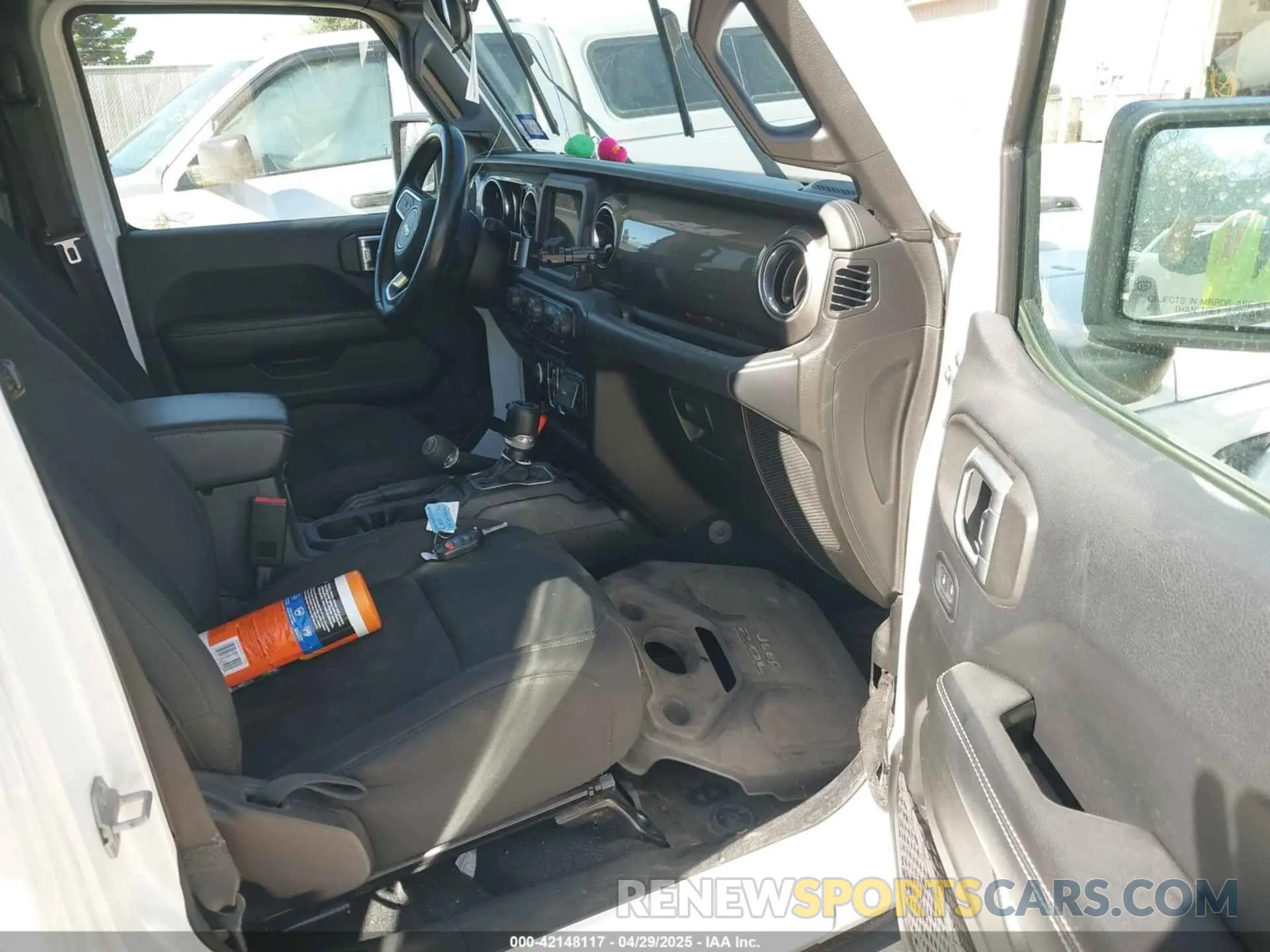 5 fotografías del automóvil dañado 1C4HJXEN3KW591602 JEEP WRANGLER UNLIMITED 2019