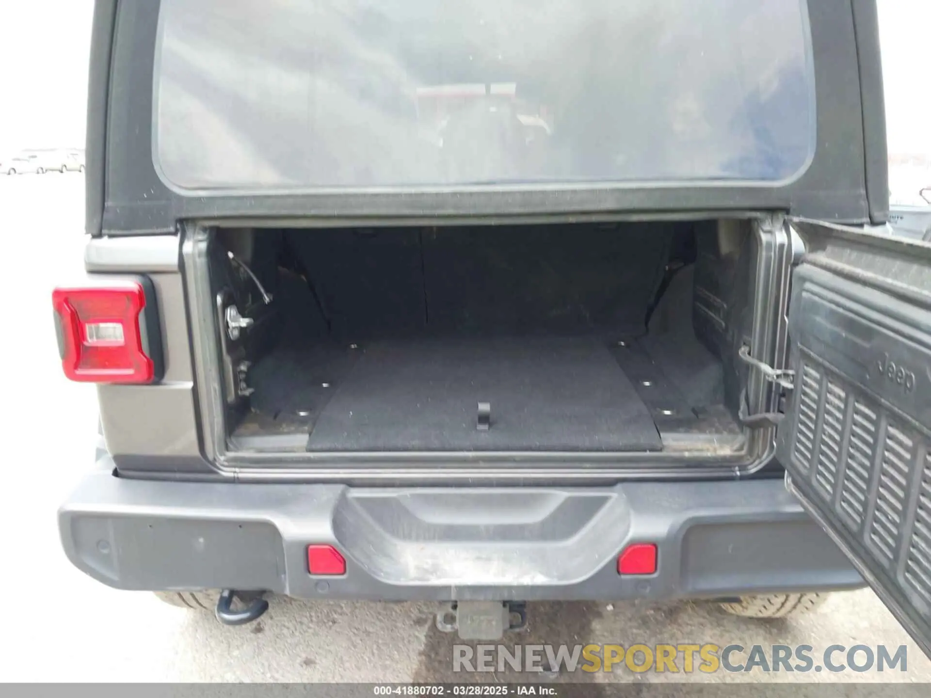 18 fotografías del automóvil dañado 1C4HJXEN3KW622167 JEEP WRANGLER UNLIMITED 2019