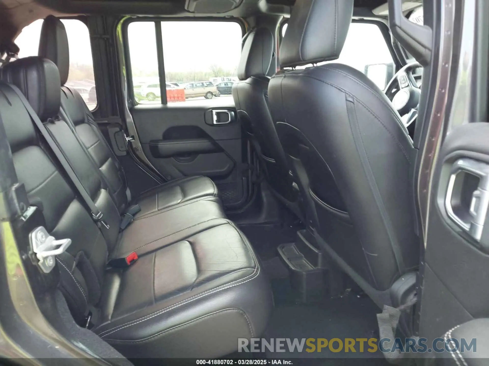 8 fotografías del automóvil dañado 1C4HJXEN3KW622167 JEEP WRANGLER UNLIMITED 2019