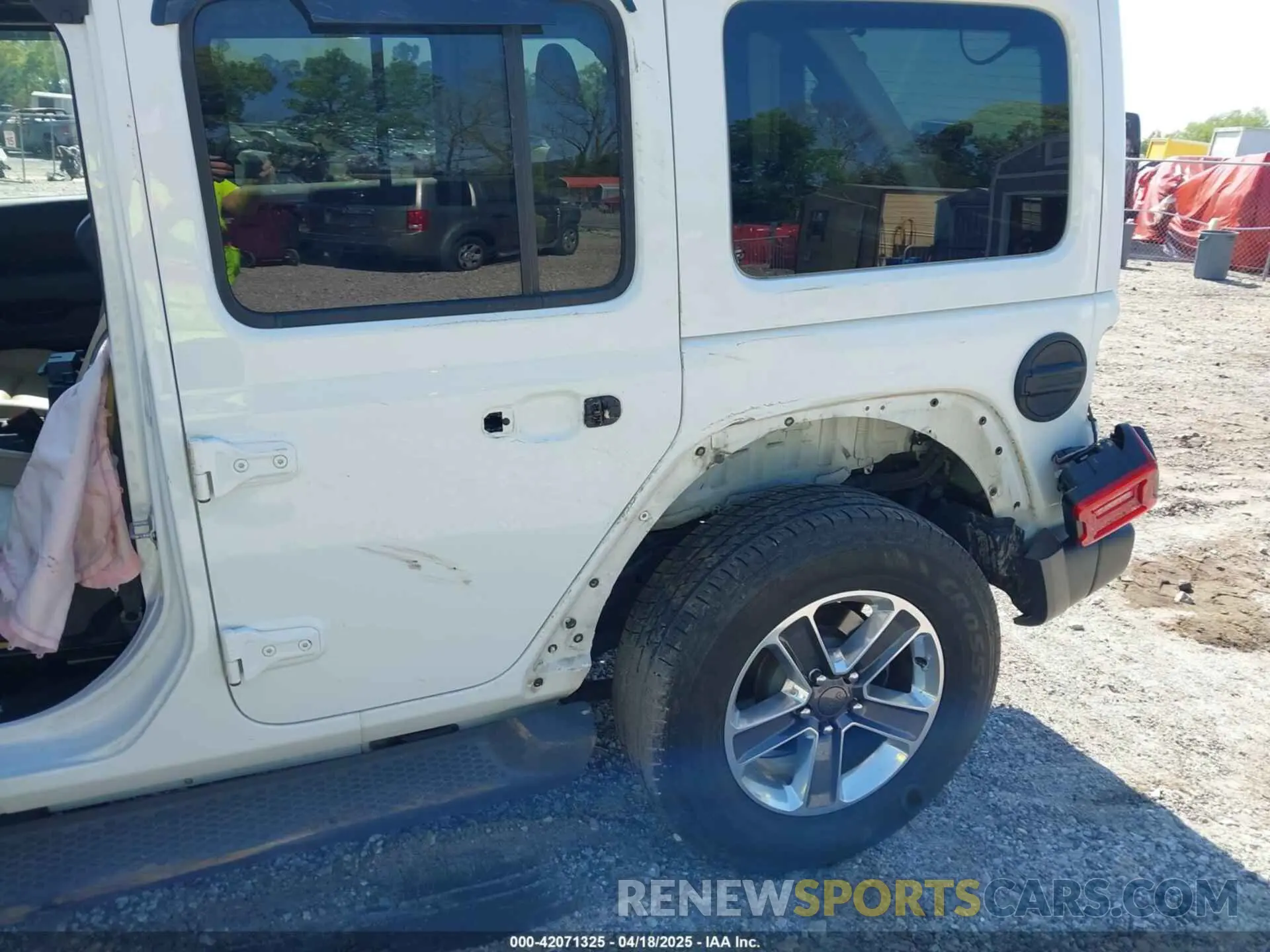 20 fotografías del automóvil dañado 1C4HJXEN5KW509806 JEEP WRANGLER UNLIMITED 2019