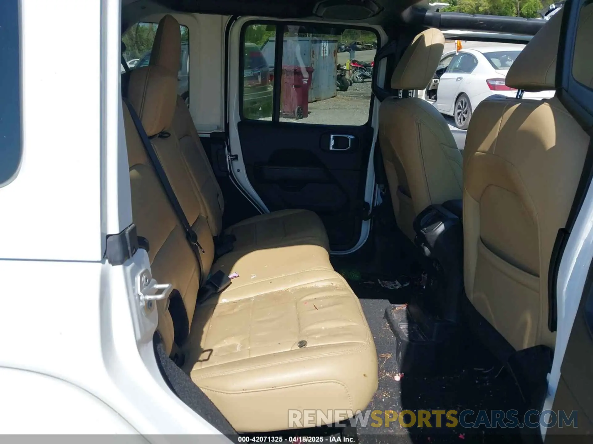 8 fotografías del automóvil dañado 1C4HJXEN5KW509806 JEEP WRANGLER UNLIMITED 2019