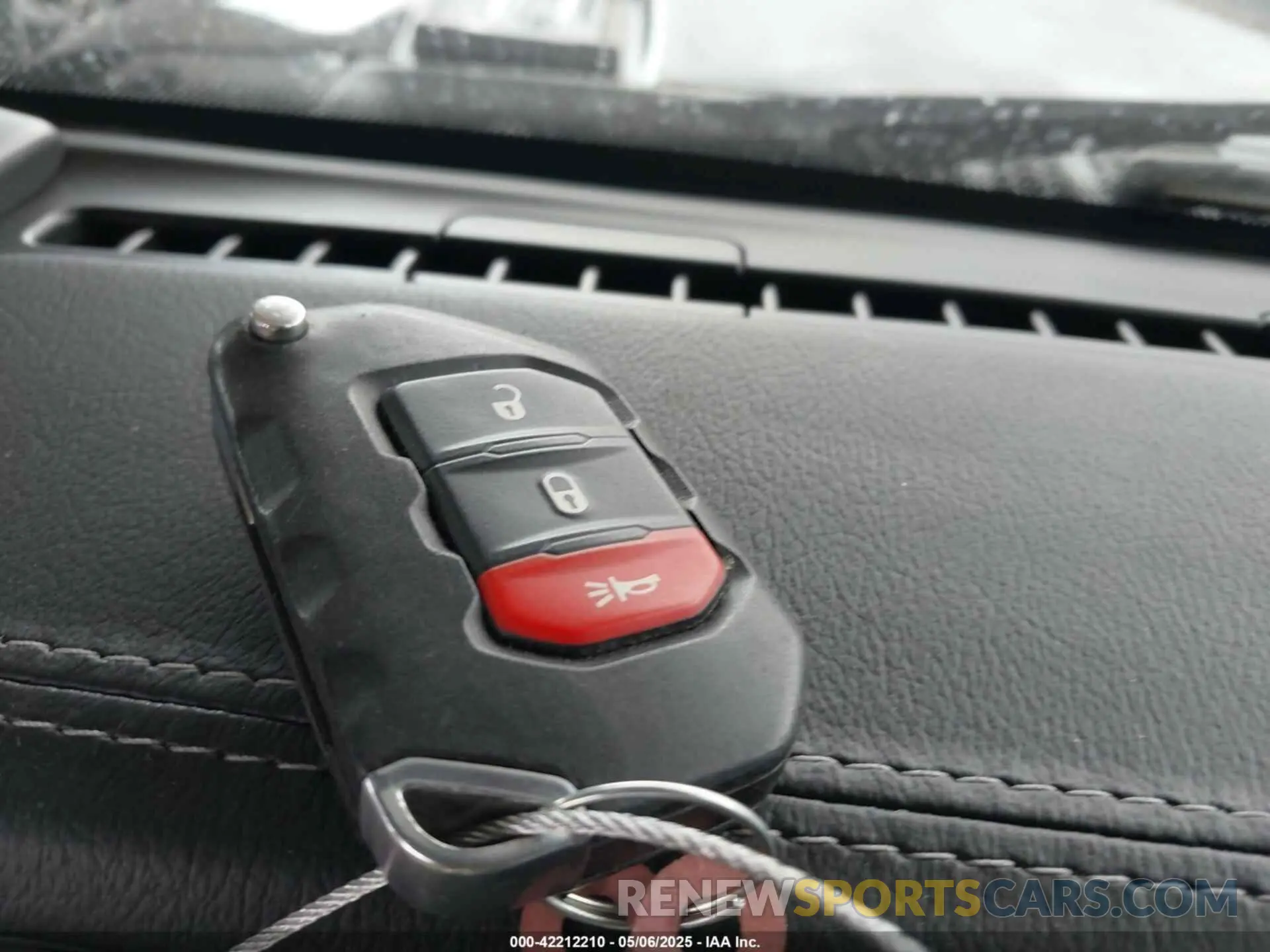 11 fotografías del automóvil dañado 1C4HJXEN6KW507563 JEEP WRANGLER UNLIMITED 2019