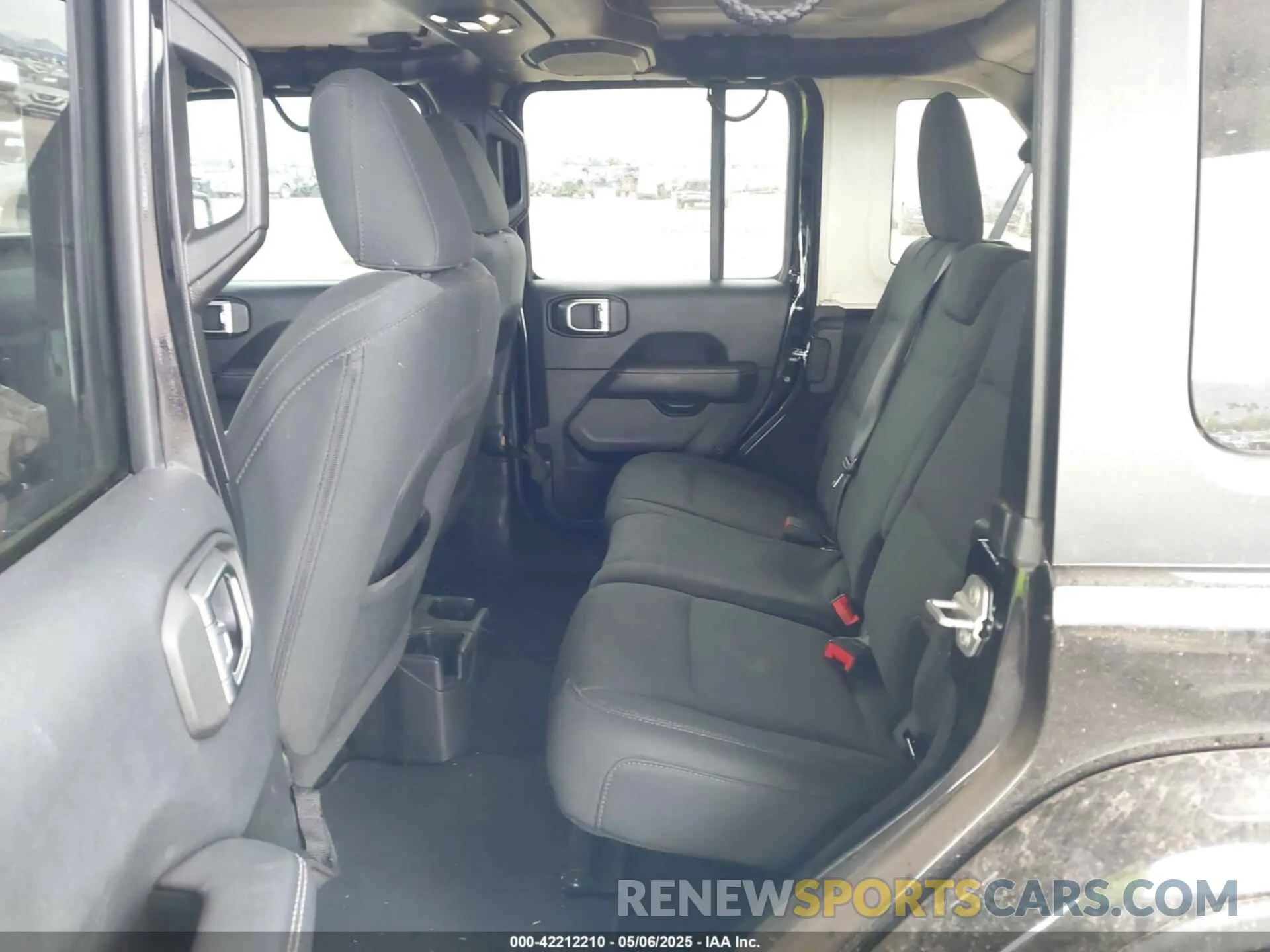 8 fotografías del automóvil dañado 1C4HJXEN6KW507563 JEEP WRANGLER UNLIMITED 2019