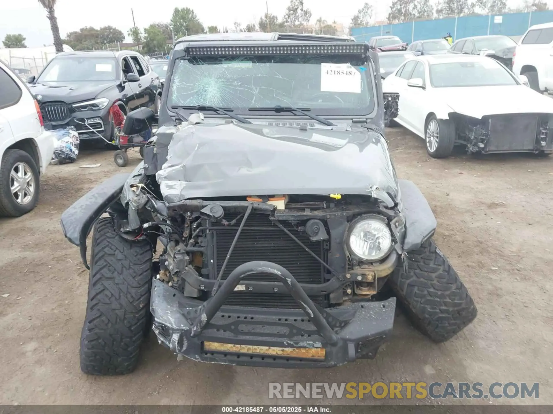 12 fotografías del automóvil dañado 1C4HJXDN5LW127004 JEEP WRANGLER UNLIMITED 2020