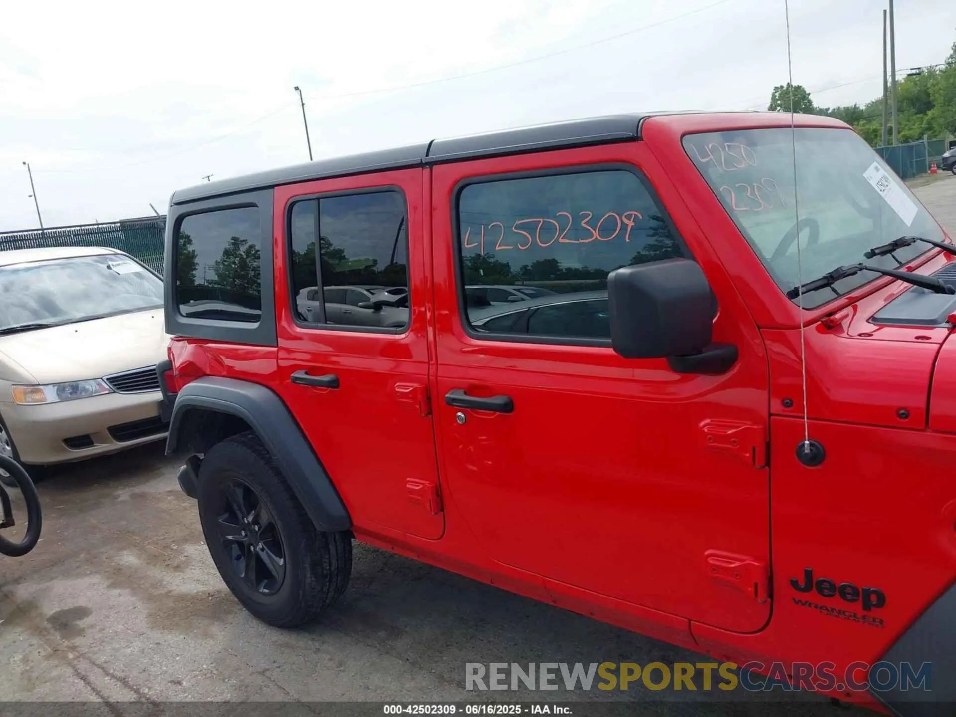 13 fotografías del automóvil dañado 1C4HJXDN8LW280024 JEEP WRANGLER UNLIMITED 2020