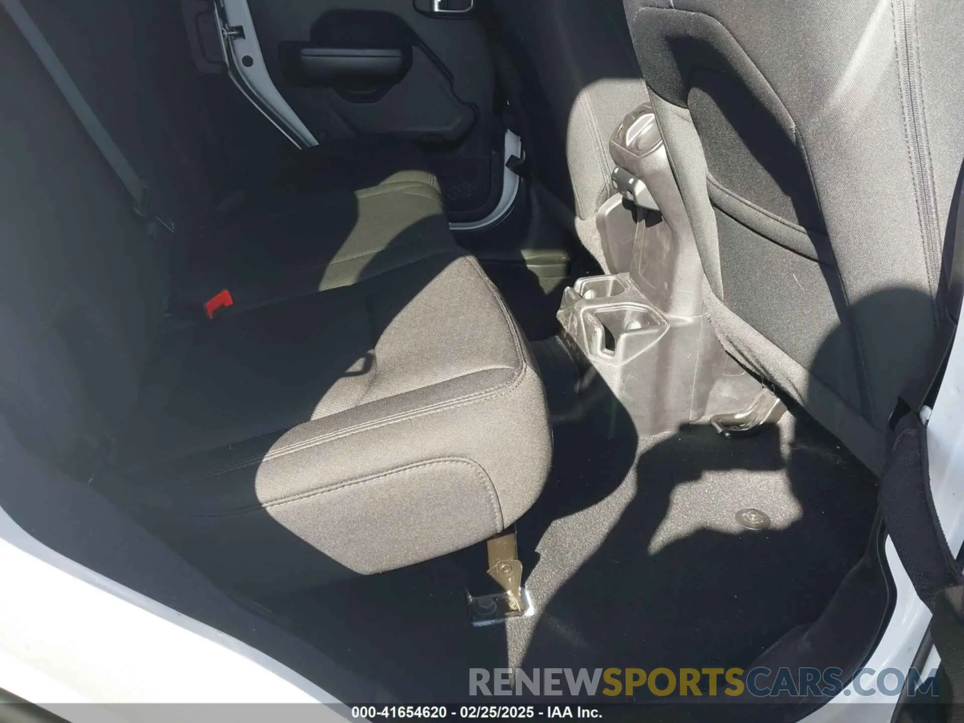 8 fotografías del automóvil dañado 1C4HJXDNXLW335024 JEEP WRANGLER UNLIMITED 2020