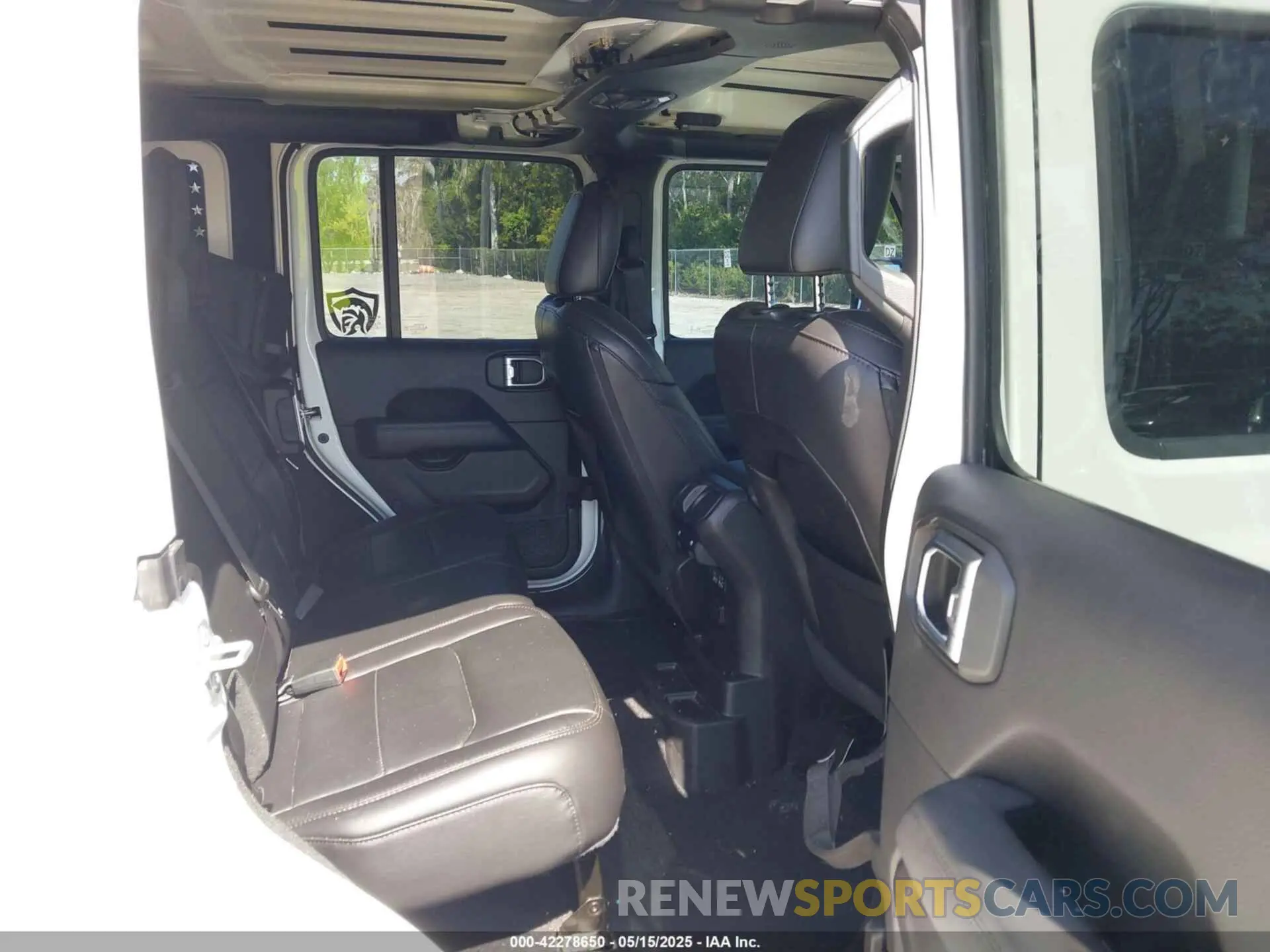 8 fotografías del automóvil dañado 1C4HJXEN1LW104950 JEEP WRANGLER UNLIMITED 2020