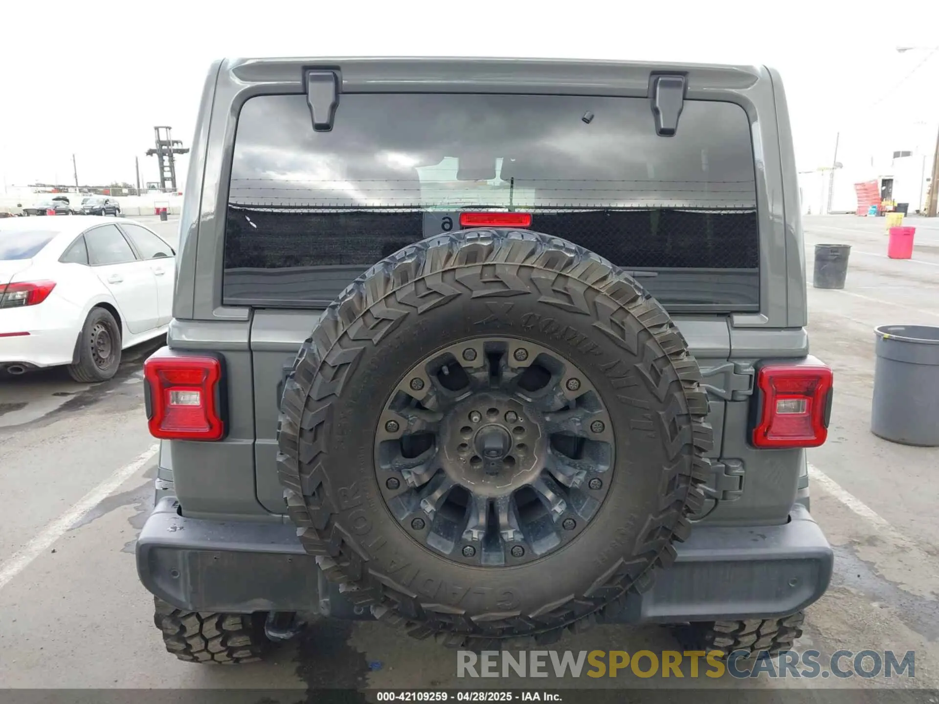 17 fotografías del automóvil dañado 1C4HJXEN8LW203975 JEEP WRANGLER UNLIMITED 2020