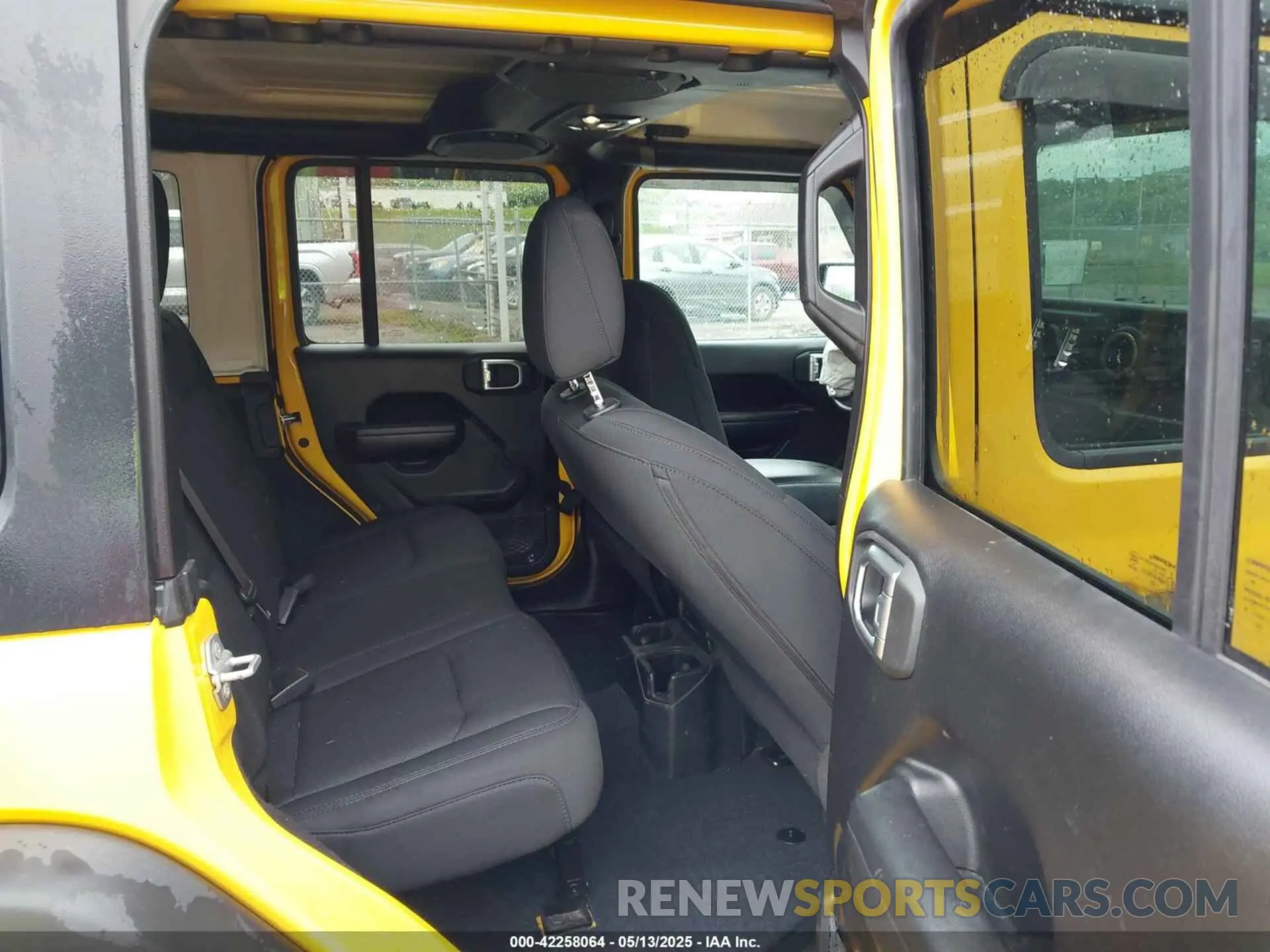 8 fotografías del automóvil dañado 1C4HJXDMXMW707745 JEEP WRANGLER UNLIMITED 2021