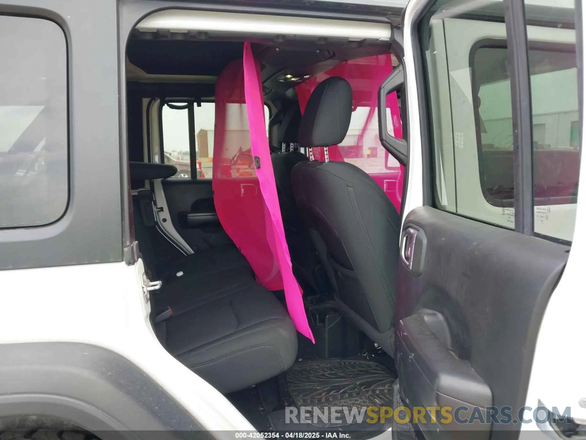 8 fotografías del automóvil dañado 1C4HJXDN3MW567210 JEEP WRANGLER UNLIMITED 2021