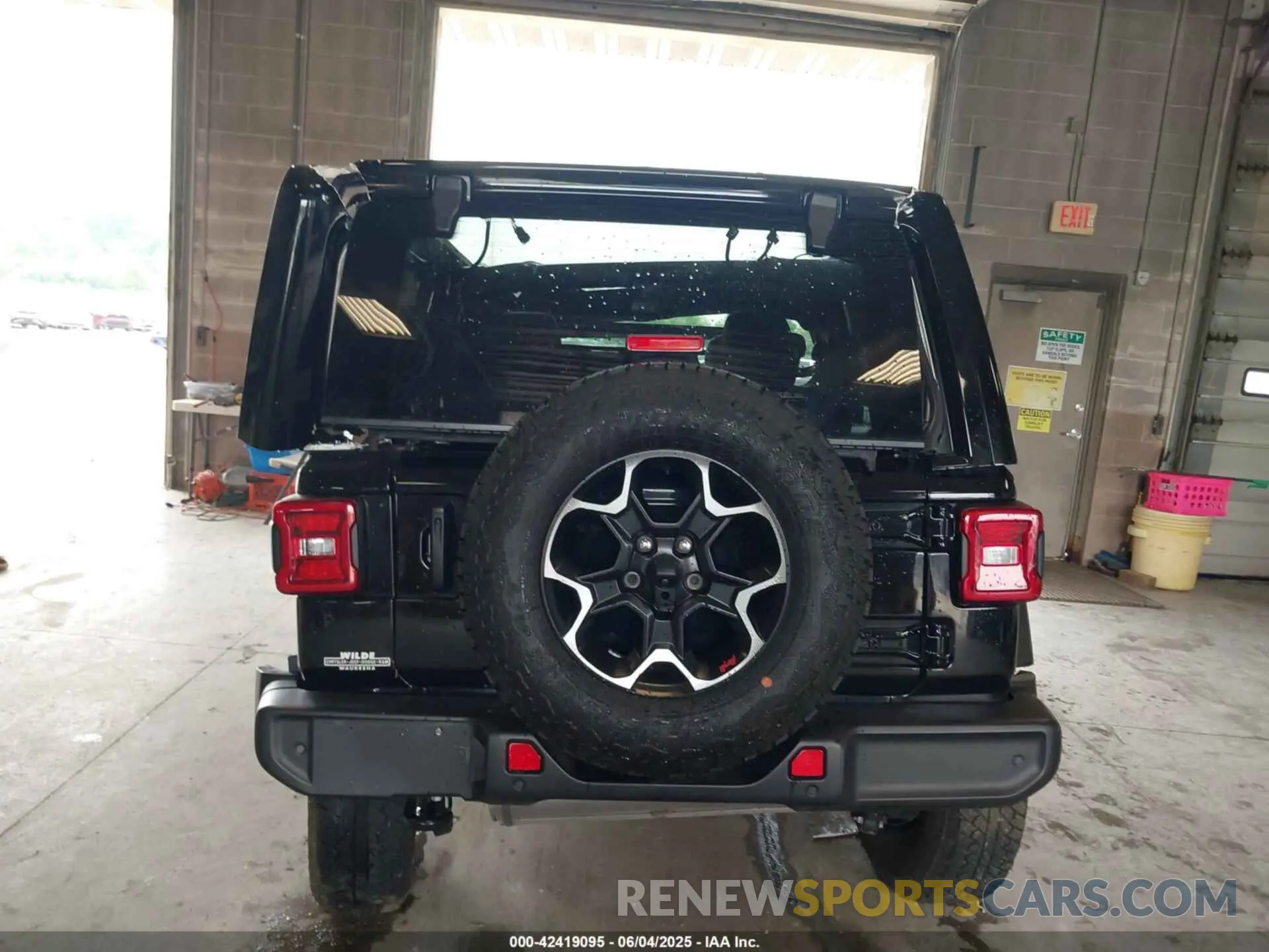 17 fotografías del automóvil dañado 1C4HJXDN8MW740087 JEEP WRANGLER UNLIMITED 2021