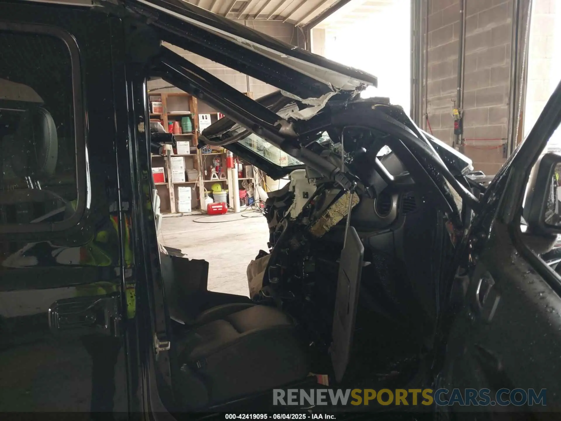 5 fotografías del automóvil dañado 1C4HJXDN8MW740087 JEEP WRANGLER UNLIMITED 2021