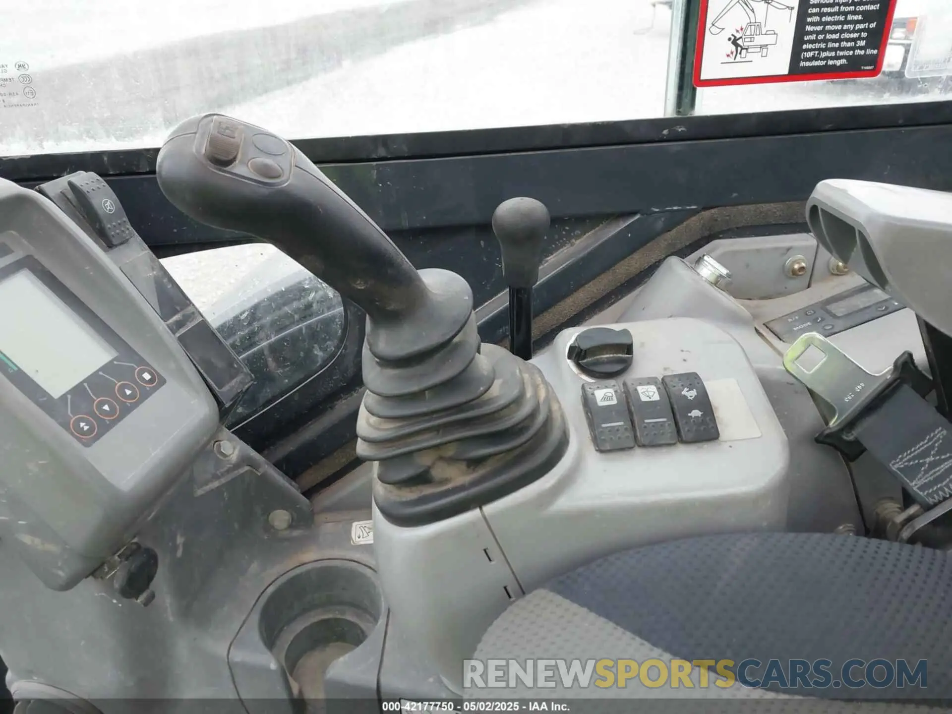 11 fotografías del automóvil dañado 1FF035GXVJK284311 JOHN DEERE 35G 2019