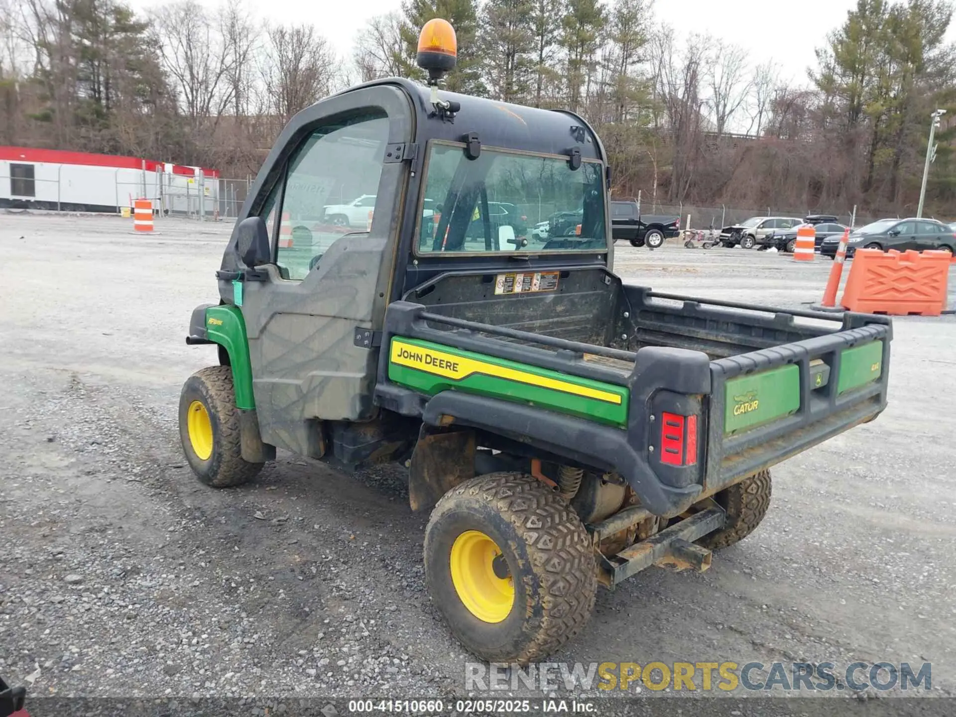 3 fotografías del automóvil dañado 1M0615EAPPM060417 JOHN DEERE HPX615E 2023
