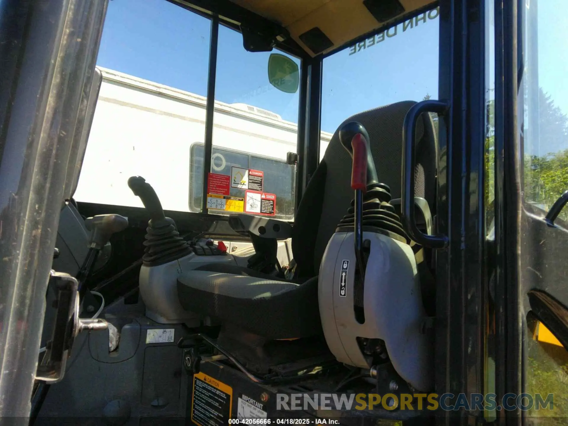 8 fotografías del automóvil dañado 1FF060GXHLJ292185 JOHN DEERE OTHER 2020