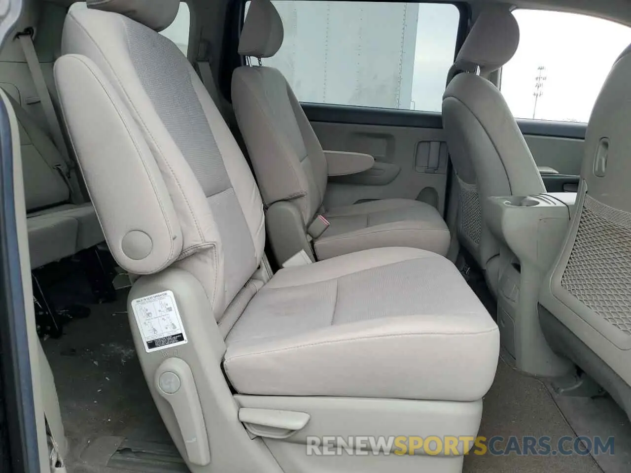 11 fotografías del automóvil dañado KNDMB5C13K6564982 KIA All Models 2019