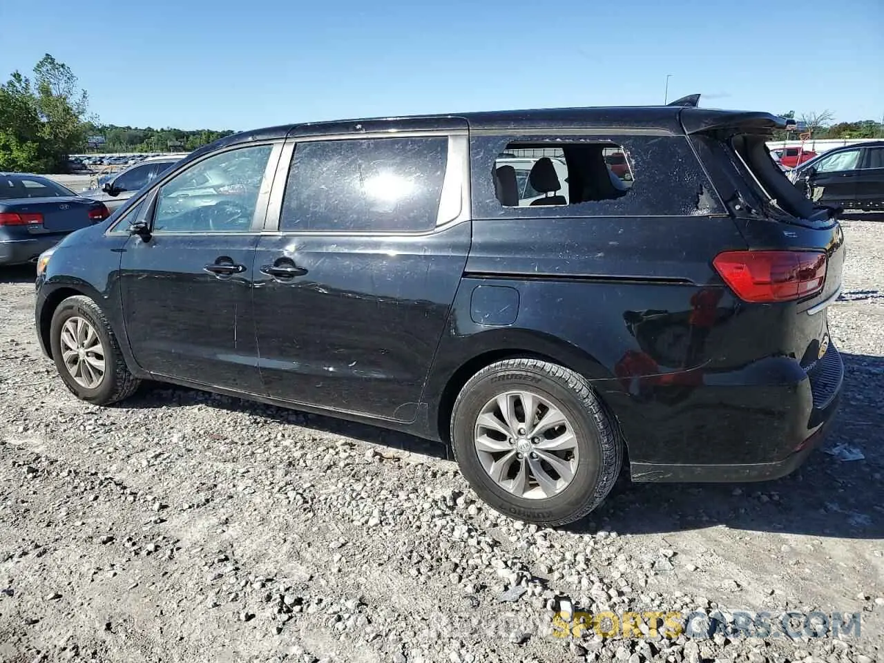 2 fotografías del automóvil dañado KNDMB5C17L6581785 KIA All Models 2020
