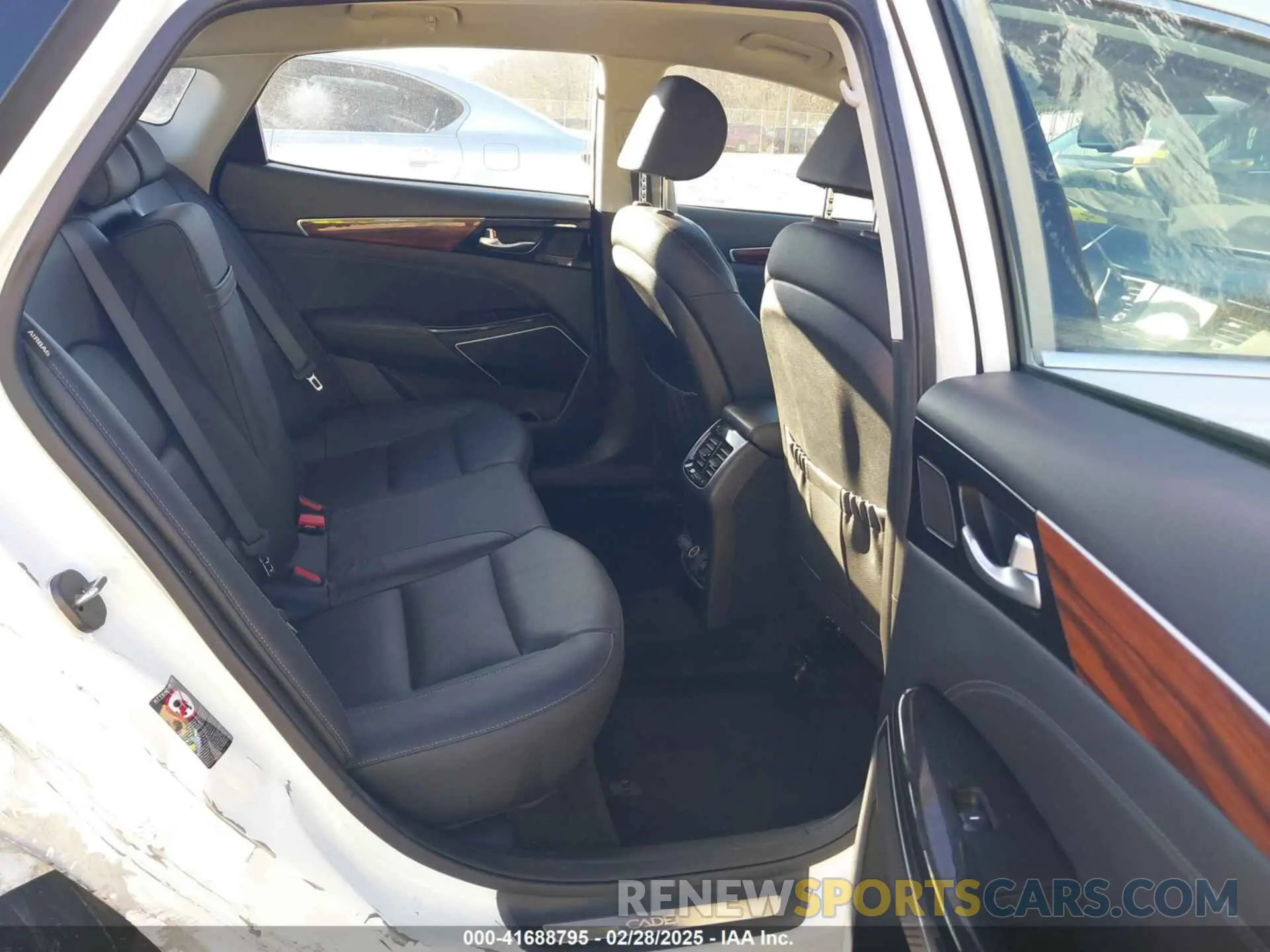 8 fotografías del automóvil dañado KNALB4J10K5164647 KIA CADENZA 2019