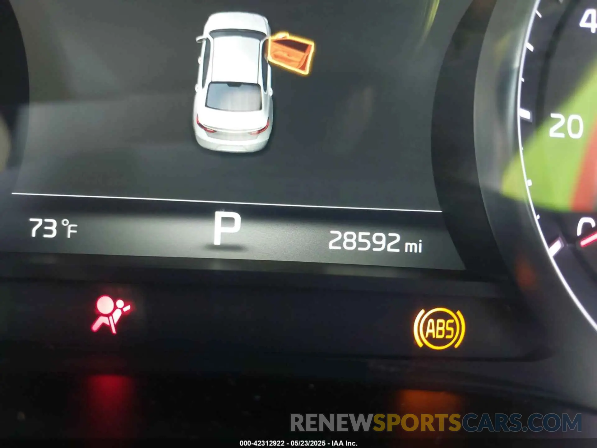 16 fotografías del automóvil dañado KNALC4J17K5172032 KIA CADENZA 2019