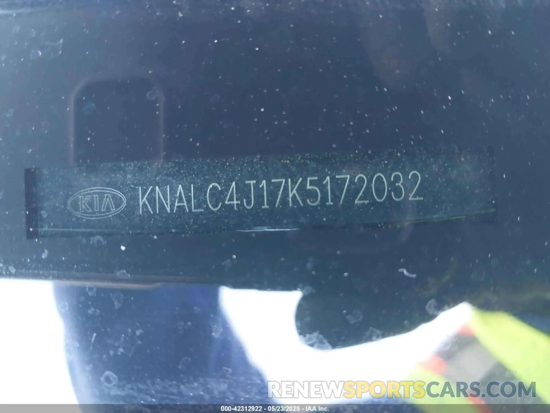 9 fotografías del automóvil dañado KNALC4J17K5172032 KIA CADENZA 2019