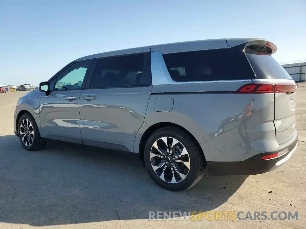 2 fotografías del automóvil dañado KNDNC5H30N6138019 KIA CARNIVAL E 2022