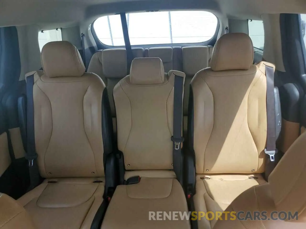 10 fotografías del automóvil dañado KNDNC5H39P6231933 KIA CARNIVAL E 2023