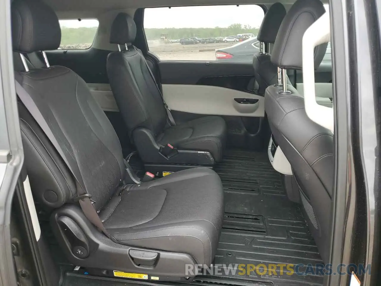 11 fotografías del automóvil dañado KNDNC5H32R6395835 KIA CARNIVAL E 2024