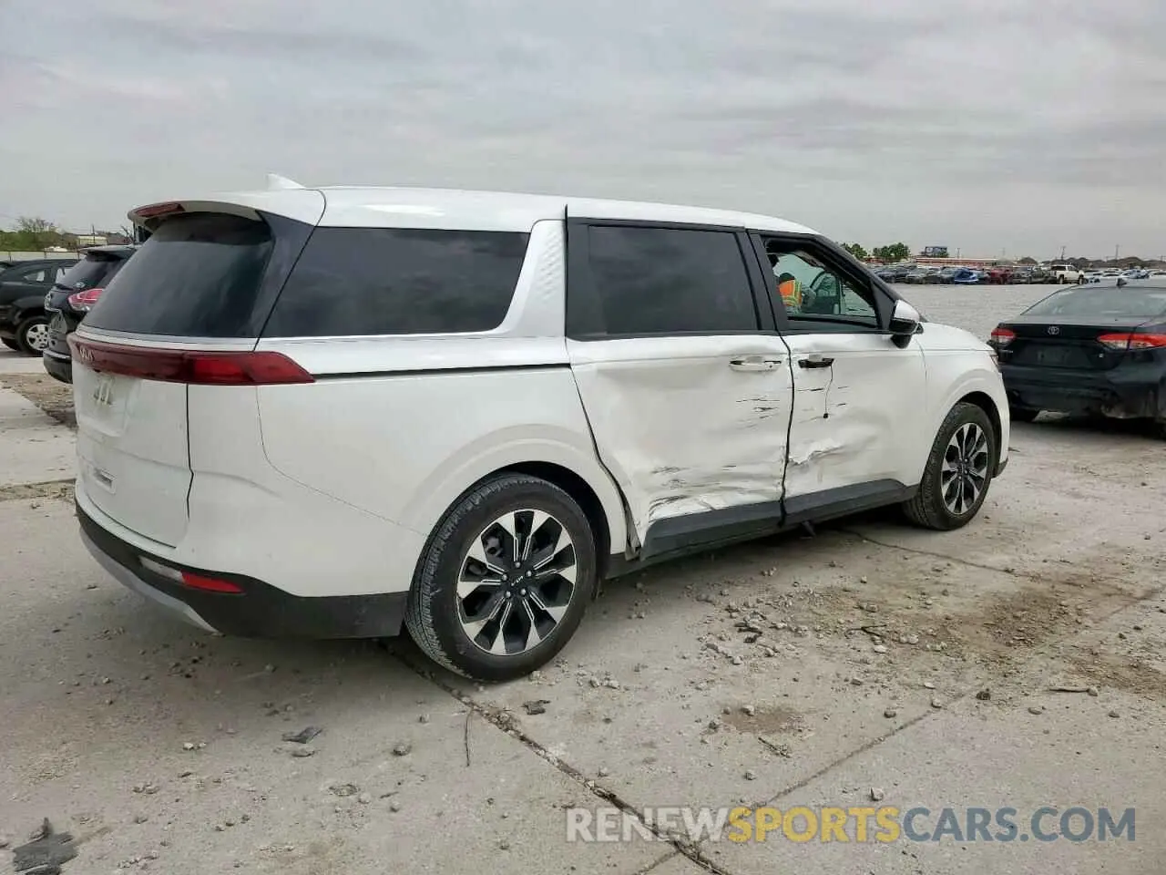 3 fotografías del automóvil dañado KNDNC5H33R6406812 KIA CARNIVAL E 2024