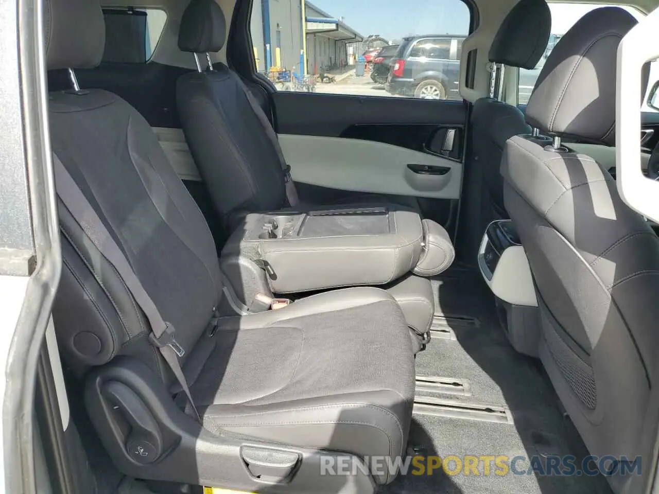 11 fotografías del automóvil dañado KNDNC5H34R6432769 KIA CARNIVAL E 2024