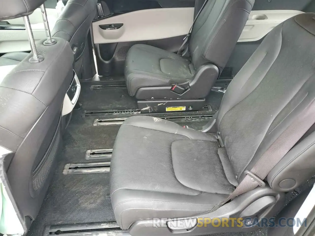 12 fotografías del automóvil dañado KNDNC5H35R6431081 KIA CARNIVAL E 2024