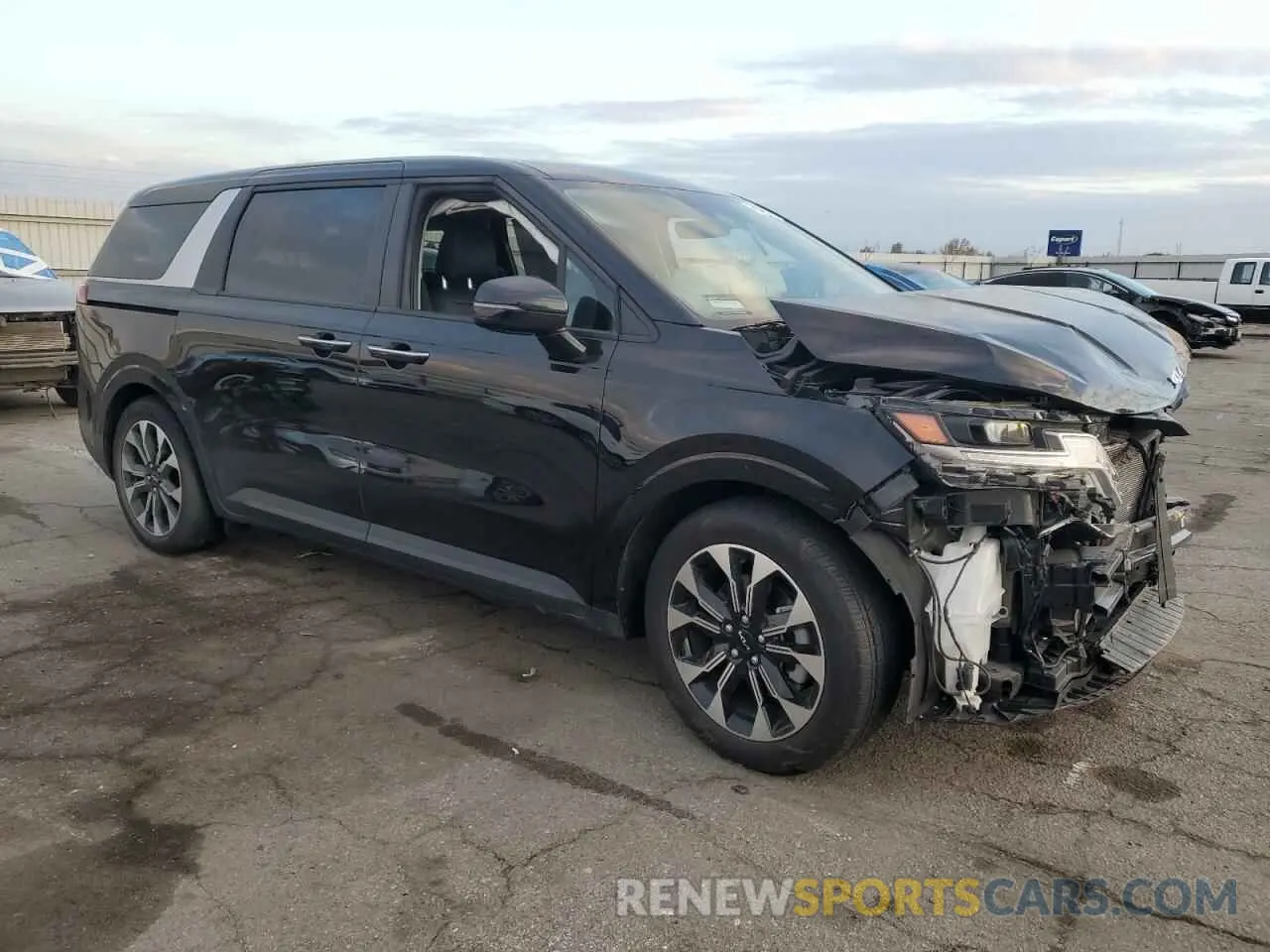 4 fotografías del automóvil dañado KNDNC5H37R6442471 KIA CARNIVAL E 2024
