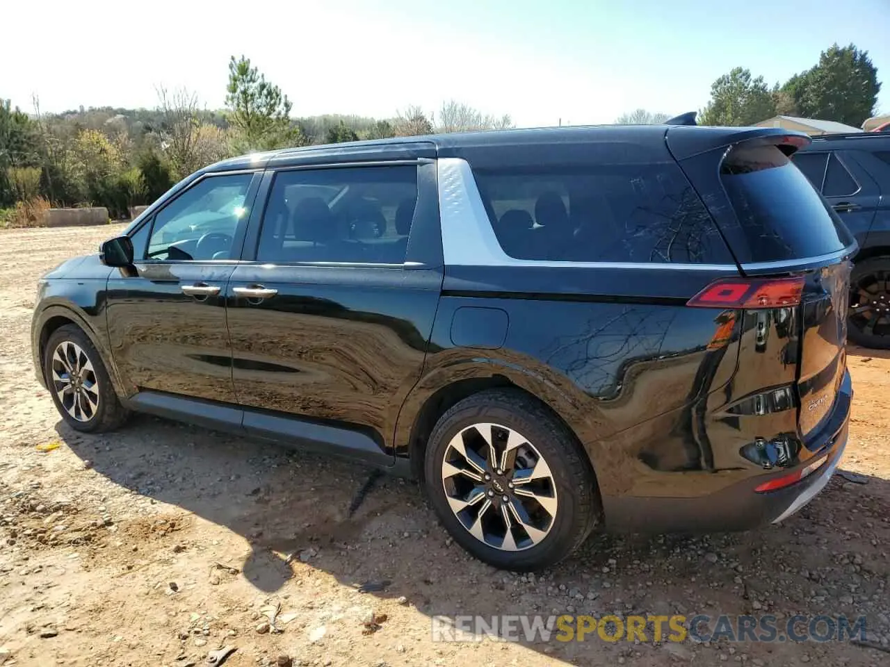 2 fotografías del automóvil dañado KNDNC5H3XR6373095 KIA CARNIVAL E 2024