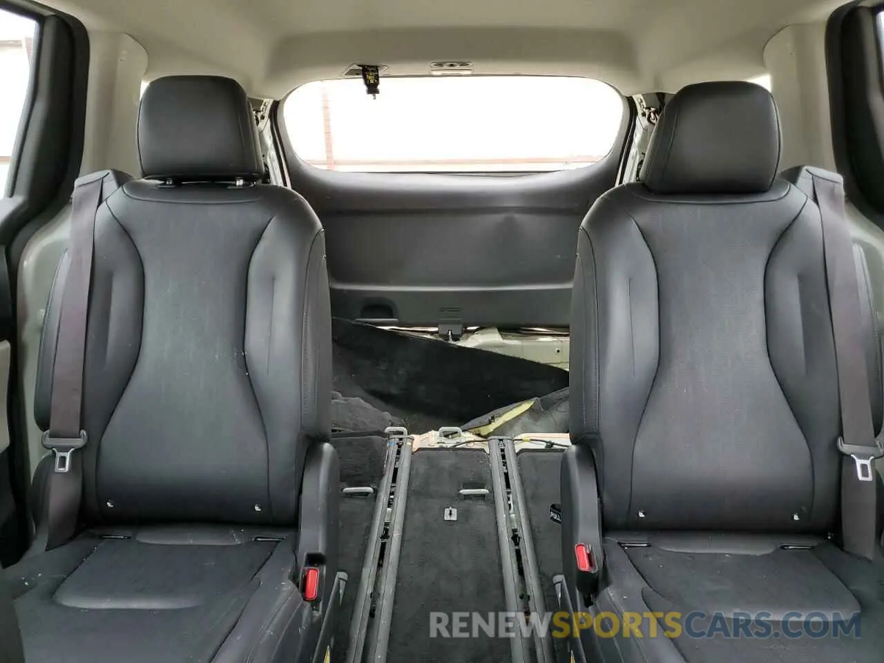 10 fotografías del automóvil dañado KNDNB4H31P6288947 KIA CARNIVAL L 2023