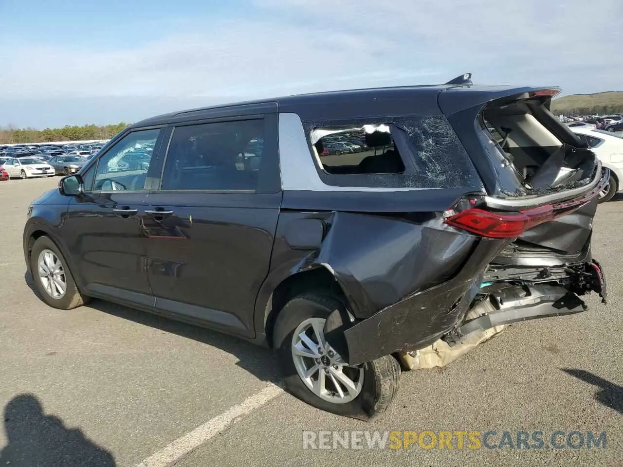 2 fotografías del automóvil dañado KNDNB4H37P6258786 KIA CARNIVAL L 2023