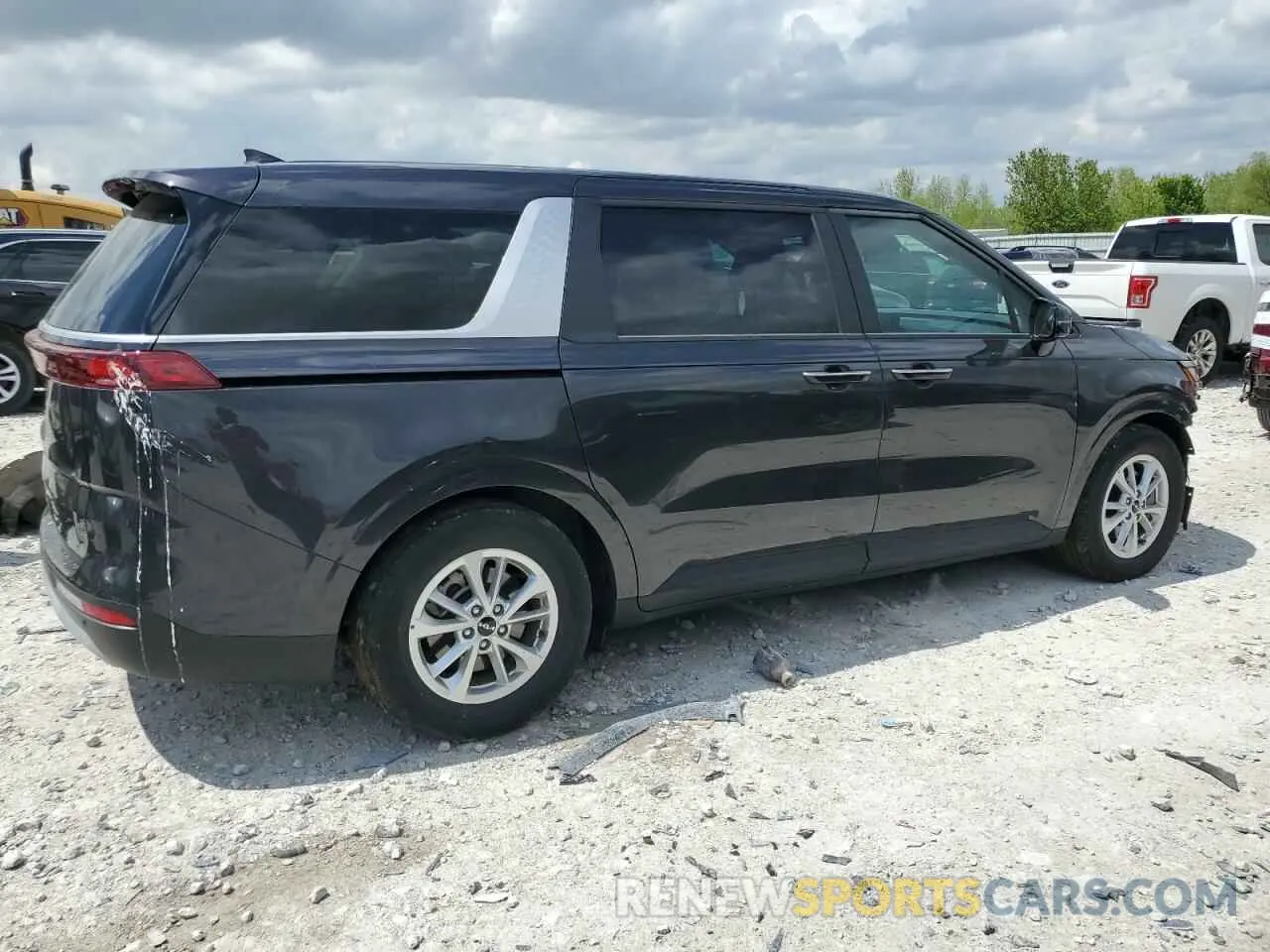 3 fotografías del automóvil dañado KNDNB4H38P6198338 KIA CARNIVAL L 2023