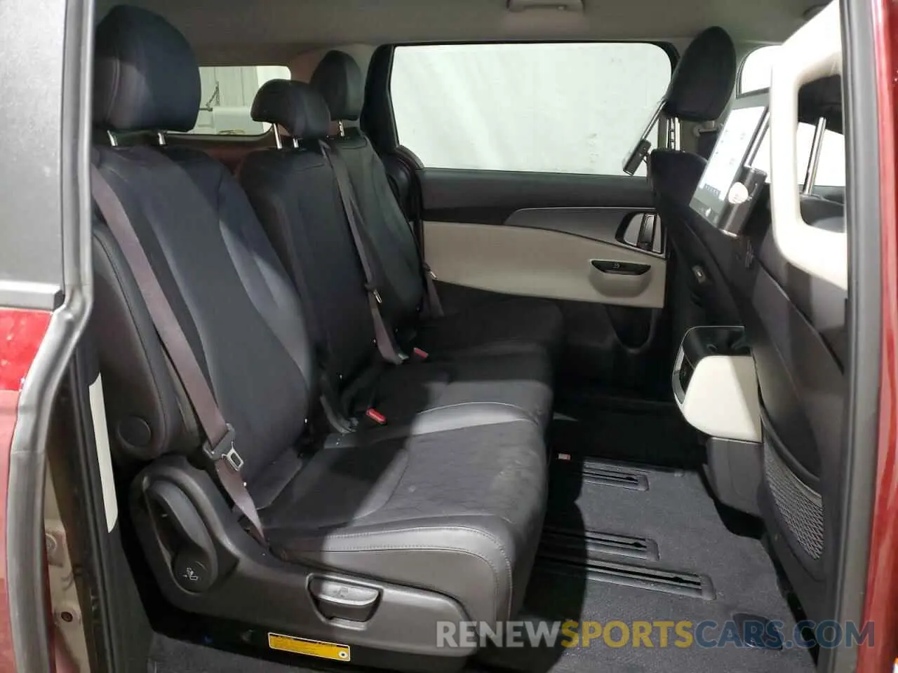 11 fotografías del automóvil dañado KNDNB4H39P6227409 KIA CARNIVAL L 2023