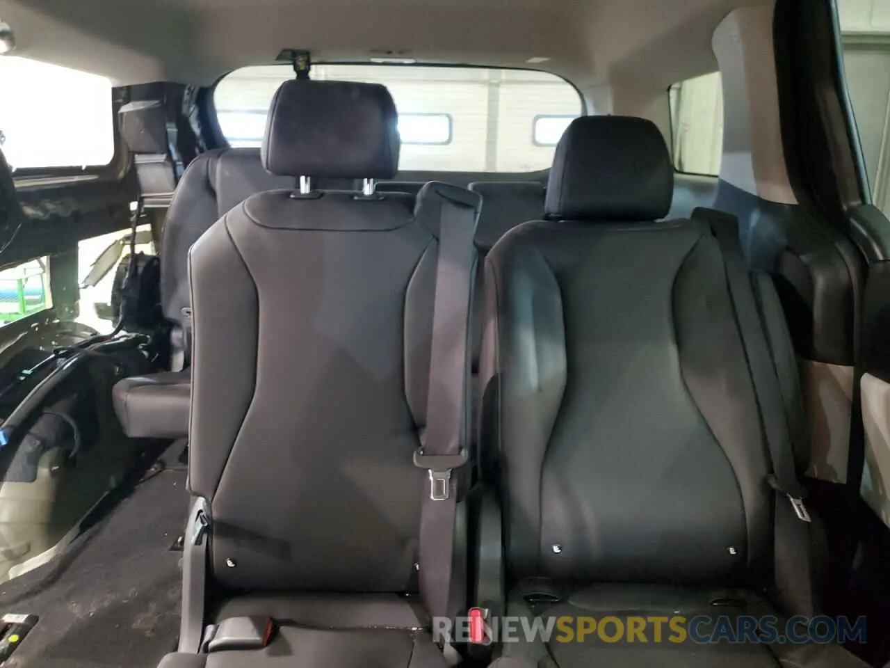 10 fotografías del automóvil dañado KNDNB4H31R6341276 KIA CARNIVAL L 2024
